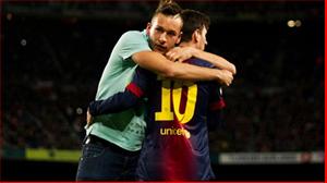 Hé lộ thân phận fan cuồng yêu cả Messi lẫn... Ronaldo