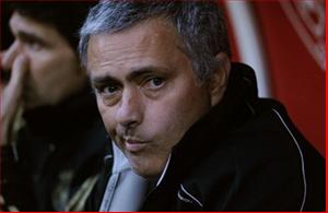 Old Trafford nâng cánh Mourinho, nhưng cũng có thể hủy hoại Mourinho