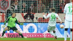 Bayern 1-1 Mgladbach: Bayern rơi quà Giáng sinh