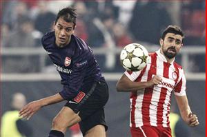 Chamakh chính thức rời Arsenal