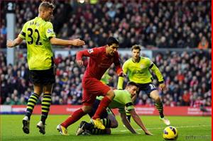 Liverpool 1-3 Aston Villa: Anfield lại thêm ê chề