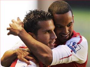 M.U giành pole trong cuộc đua giành giật Theo Walcott