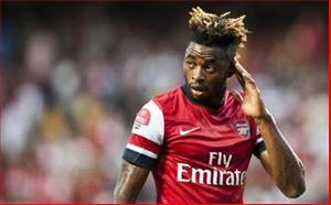 Alex Song không phải để bán!