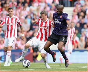 Hoà nhạt Stoke, Arsenal chưa thoát khỏi cảnh pháo xịt