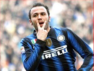 Chuyển nhượng Juventus: Mua ai để thay thế van Persie?