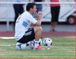 Người Argentina lại chờ đợi: Messi vẫn là “Messiah”!