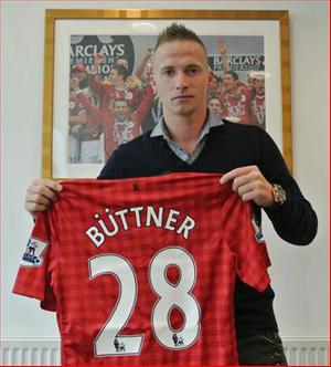 Tân binh Buttner mặc áo số 28 tại M.U