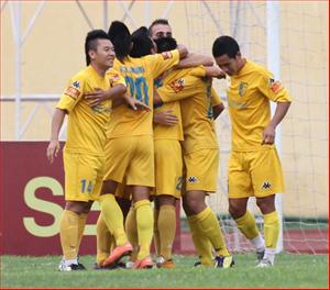 Bầu Hiển “thêm việc” cho VFF