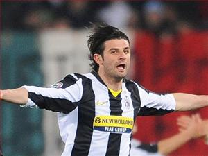 Juventus chuyển nhượng: Chưa mua được thì bán!