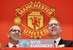 Cổ phiếu không được giá, các ông chủ Man Utd vẫn quyết định bỏ túi một nửa lợi nhuận