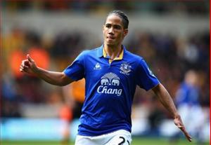 Pienaar chính thức về lại Everton