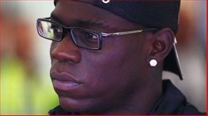 Balotelli bất ngờ hào phóng tặng bạn siêu xe