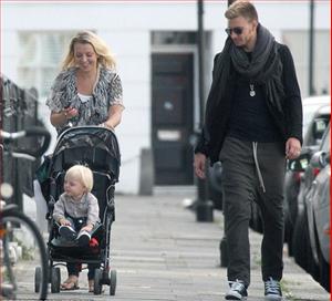 Bendtner đóng vai người cha mẫu mực