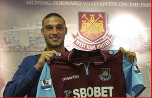 Chân sút Andy Carroll chính thức gia nhập West Ham từ Liverpool