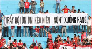 Quái dị bóng đá Việt: Con voi chui lọt lỗ kim