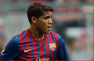 Sao trẻ người Mexico bị gây áp lực phải rời Barca