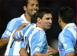 ĐT Argentina bị tấn công bằng gạch đá ở Peru