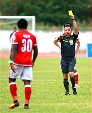 VFF tiếp tục cải tổ ban trọng tài: Sáng kiến hay tối kiến?