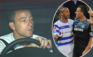 Terry bị treo giò 4 trận: Vì sao Terry bị phạt nhẹ hơn Suarez?