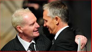 Hết chơi khăm Di Matteo, Gazza lại chơi xỏ Lineker