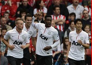 Man Utd chọc ngoáy vào chiến lược đi tắt đón đầu của người hàng xóm Man City