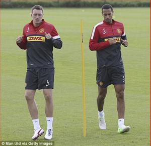 Tin buồn cho Man Utd: Phil Jones chưa kịp tái xuất đã lại nghỉ tiếp