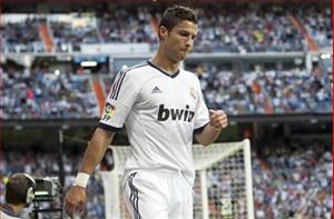 Cộng đồng mạng tổng mỉa mai Cris Ronaldo