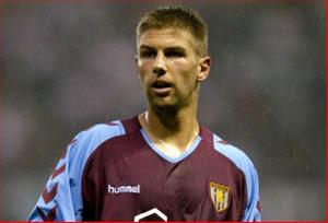 Everton đưa Hitzlsperger về thay Gibson