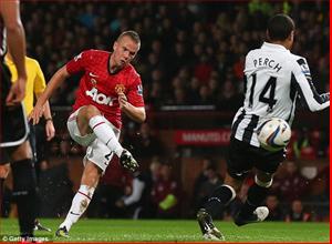 Nhờ lời mắng chửi của Sir Alex mà Cleverley đã ghi bàn