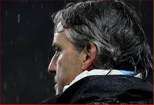 Man City thắng trận, Mancini vẫn trách móc trọng tài