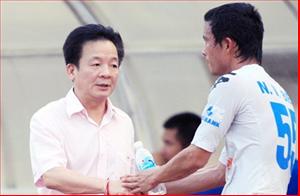 Bầu Hiển rút vốn khỏi HN.T&T và SHB.ĐN