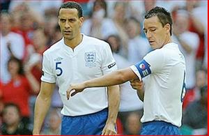 Rio Ferdinand hay Terry đều... láu cá cả!