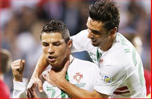 Cristiano Ronaldo & pha ăn mừng được soi kỹ nhất!