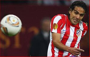 Tại sao các ông lớn chưa sẵn sàng dốc túi vì siêu sát thủ Radamel Falcao?