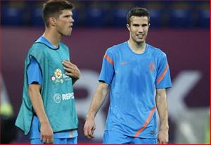 Bản tin Bongda24h (chiều 11/10): Van Persie không phải ra sân, Man Utd khấp khởi mừng thầm