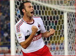 SOS Milan: Đến lượt Pazzini chấn thương