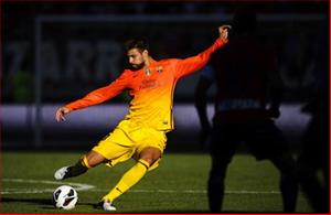 Pique được bầu là Trung vệ xuất sắc nhất thế giới