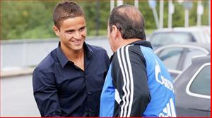 Schalke đau đầu không biết hi sinh ai vì Afellay