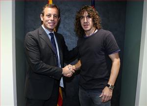 Chính thức: Puyol gia hạn hợp đồng với Barcelona
