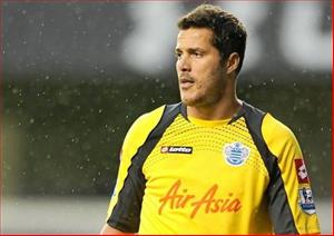 Đòn đau cho các đại gia: Julio Cesar muốn... gắn bó với QPR