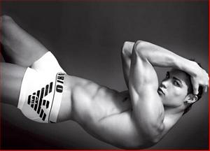 Ronaldo “chung nhà” với Wozniacki: Irina lo sợ “lửa gần rơm”