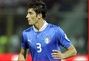 Juve chính thức có Peluso: Hàng phòng ngự màu Thiên thanh