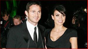 Lampard kiếm việc đi, rồi hãy đòi cưới!