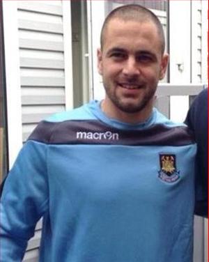 Chia tay Liverpool, Joe Cole chính thức về West Ham