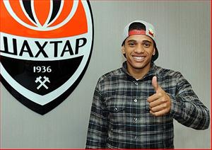 Chelsea chính thức “vồ hụt” Taison