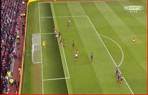 Trọng tài Howard Webb thêm một lần giúp đỡ Man Utd?