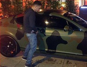 Fan M.U làm bậy lên xế độc của Balotelli