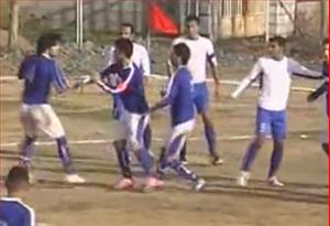 Bị đuổi vì đánh nhau với đồng đội