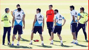 Real Madrid: Gỡ “bom” ở Bernabeu