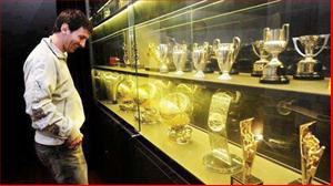 Giành QBV, Messi khoe bộ sưu tập danh hiệu khổng lồ